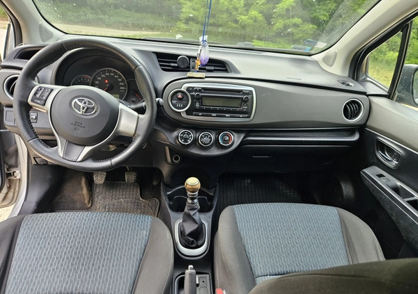 Toyota Yaris cena 19900 przebieg: 204000, rok produkcji 2012 z Przemyśl małe 67